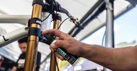 Muc-Off Silky Suspension Serum - 100ml - 4