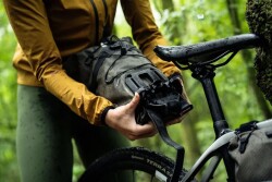 Ortlieb F9904 Bikepacking Seadde-Bag Two Sele Altı Çanta 13L Kum Rengi (Su Geçırme - 8