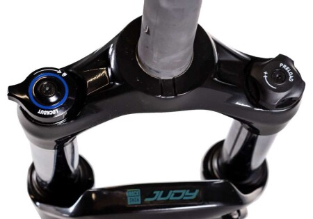 Rock Shox Judy 27.5 QR 1-1/8 Amortisörlü Maşa Mat Siyah - 6