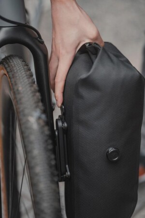 Topeak QR Fork DryBag Civata Bağlantılı Maşa Çantası 5.8L Siyah TC3703B - 4